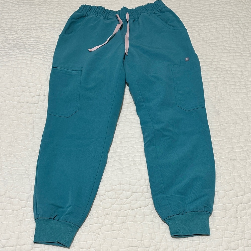 Figs High Waisted Uman Relaxed Petite Jogger Scrub Pants in XS Petite